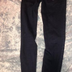 Levi’s pants never worn. Fits me small.